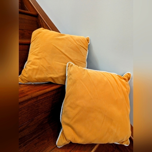 Vintage Hallmark Christmas throw pillows Kittens & Santa zip off shams 1… - Picture 2 of 4